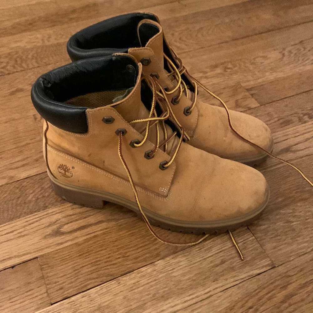 Woman’s Genuine Leather Timberland Boots Size 7.5